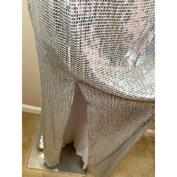 Alice + Olivia May Halterneck Silver Sequin Embellished Cutout Maxi Dress Size 8 - Picture 7 of 9